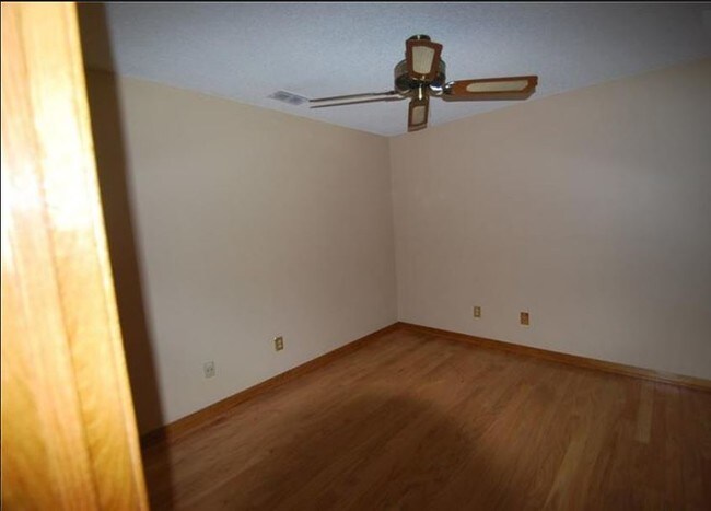 Building Photo - 6350 Parson Brown Dr