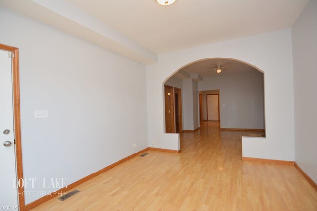 Building Photo - 1811 N Francisco Ave