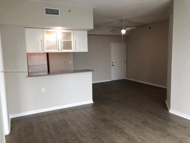 Foto del edificio - 275 NE 18th St