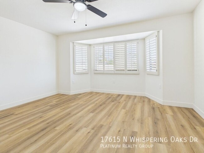 Foto del edificio - 17615 N Whispering Oaks Dr