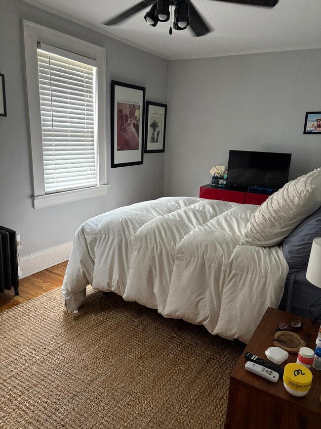 Building Photo - 211 Baldwin St