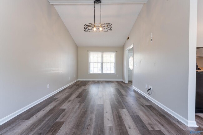 Foto del edificio - 107 Bridgestone Dr NE