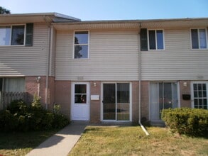 Building Photo - 3406 Kenbrooke Ct