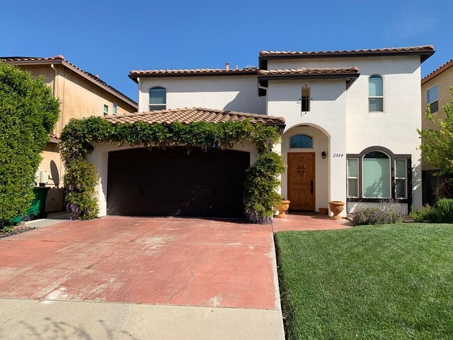 Building Photo - A Unique Oasis in Luxury!