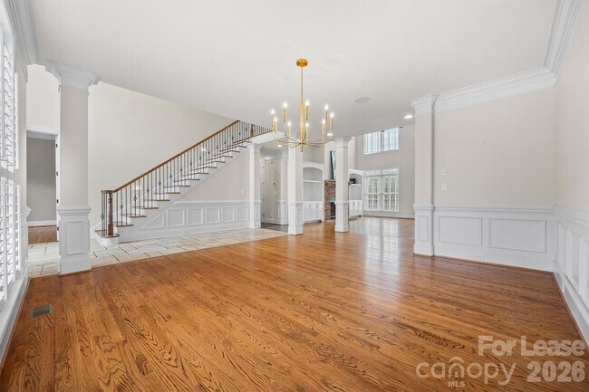 Building Photo - 334 Stonecliff Ln