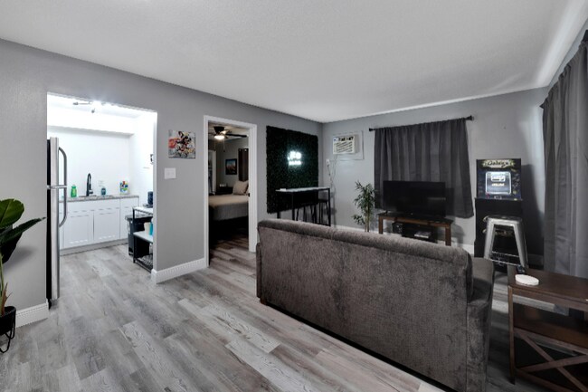 Foto del edificio - 4513 W McElroy Ave