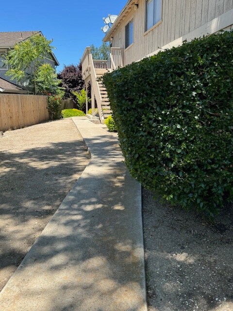 Primary Photo - 5470 Robles Ave