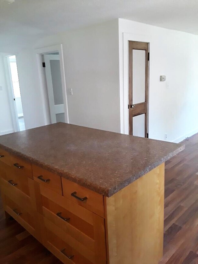 Foto del edificio - 376 S Pierson Ave