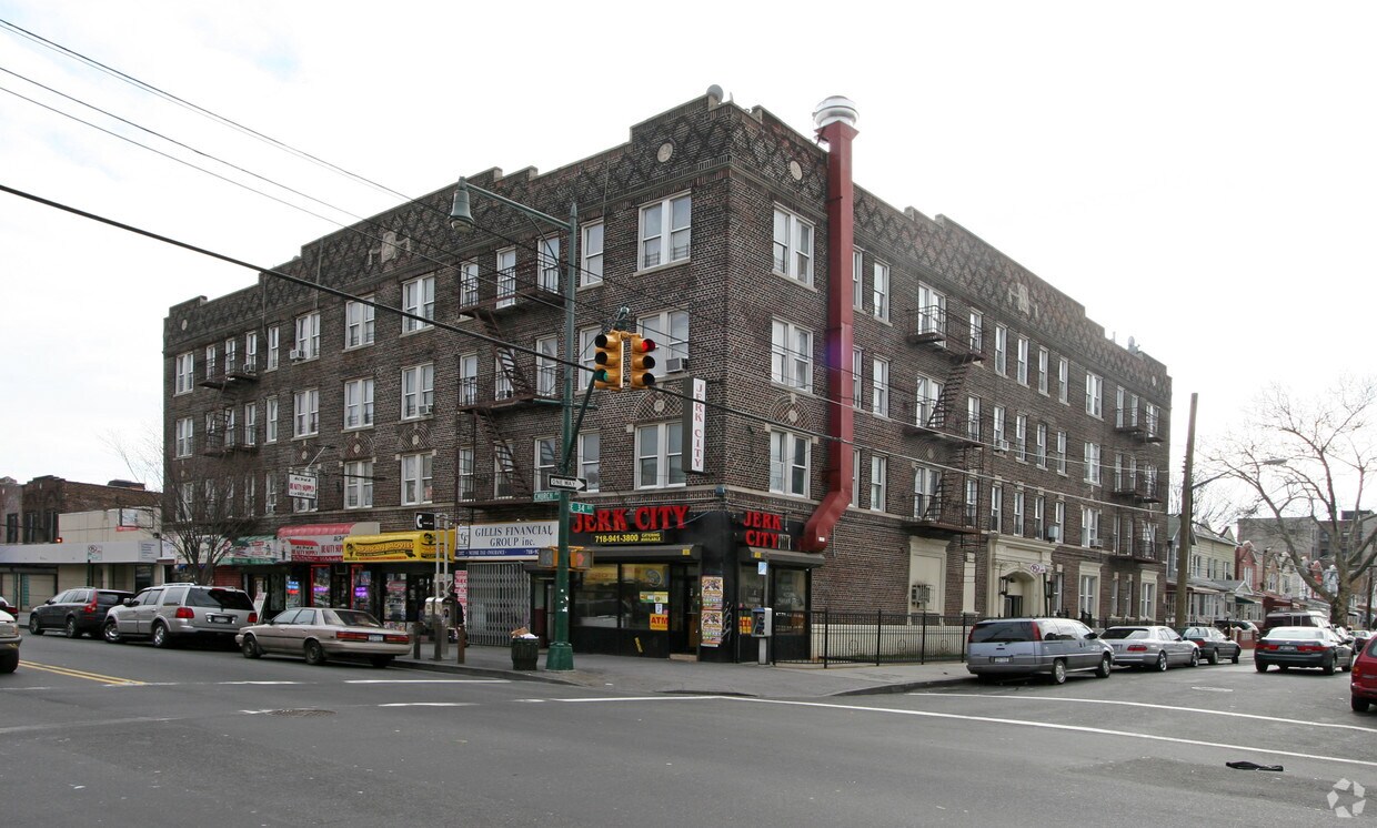 Building Photo - Sunset Court