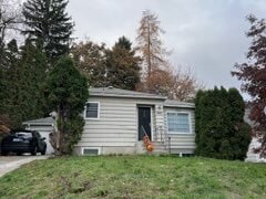 Building Photo - 965 NE C St