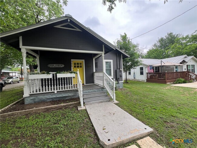 Foto del edificio - 305 S Washington Ave