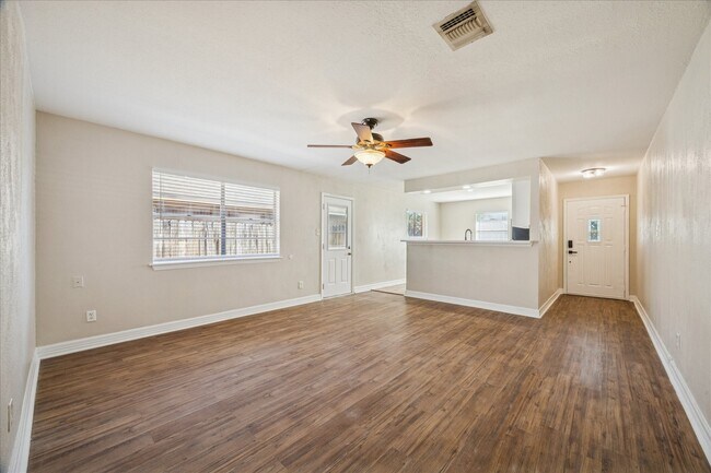 Foto del edificio - 1808 Wren Dr