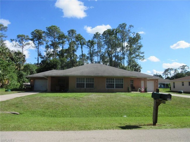 Building Photo - 3863 Hollycrest St