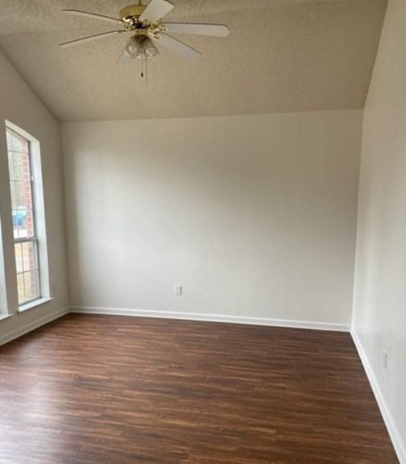 Building Photo - 1118 Vaden Ave