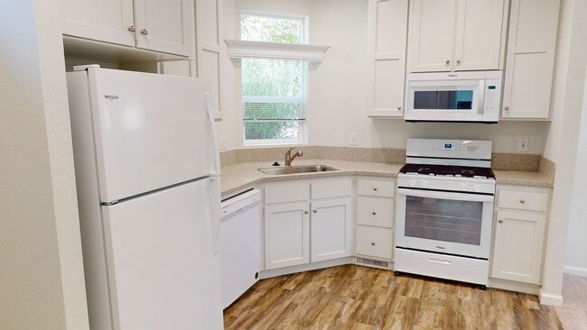 Building Photo - 4133-4133 Palm Tree Ct