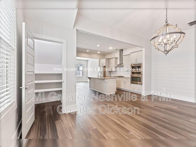 Foto del edificio - 5921B Robertson Ave