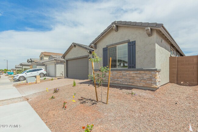 Building Photo - 8529 S 67th Dr