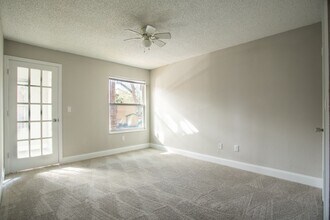 Building Photo - 4548 Commander Dr