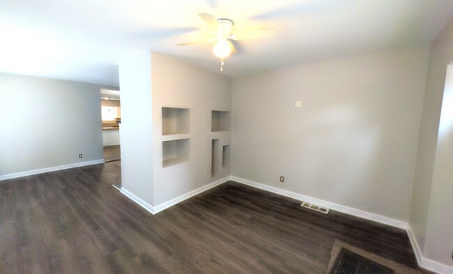 Building Photo - 417 N West St