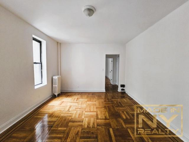 Foto del edificio - 1 bedroom in FLUSHING NY 11358