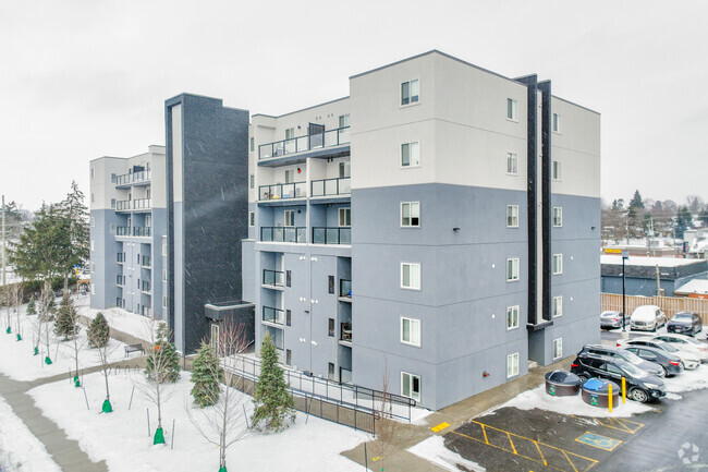 Building Photo - Spurline Flats, Midtown Waterloo