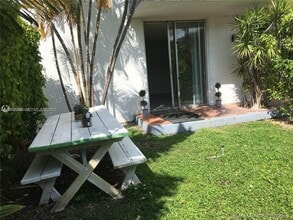 Building Photo - 1801 S Treasure Dr