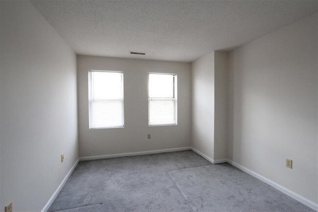 Building Photo - 155 Beacon St