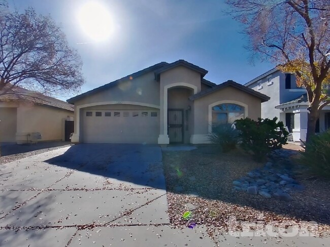 Building Photo - 1275 E Shari St