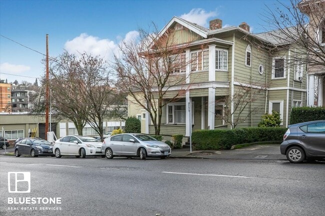 Building Photo - 1527 SW Columbia St