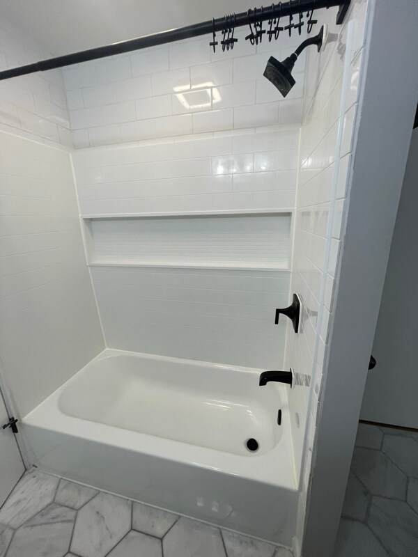 Foto del edificio - 5965 Teakwood Dr