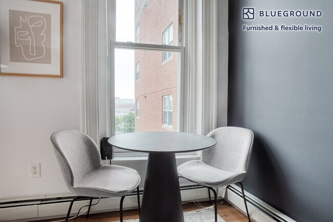 Foto del edificio - 538 E Broadway