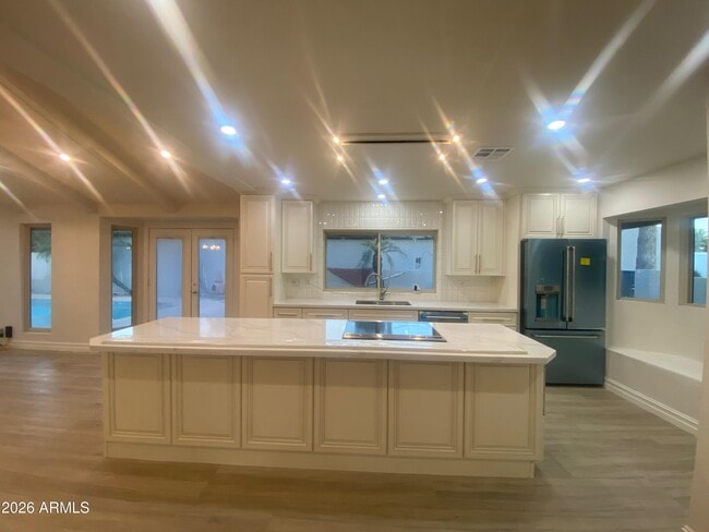 Building Photo - 7606 E Vía De Lindo