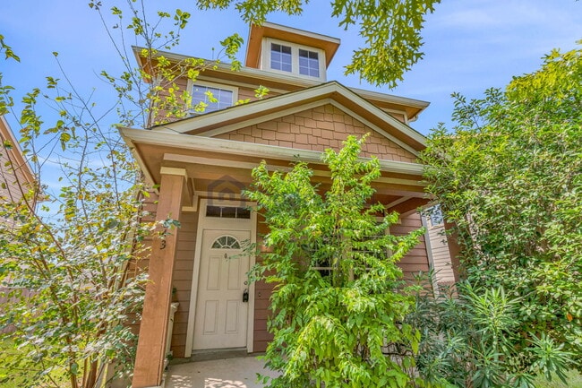 Foto del edificio - 243 Rush