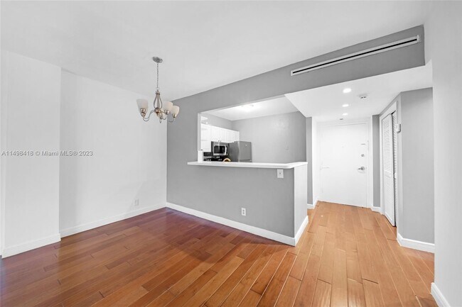 Building Photo - 1455 N Treasure Dr