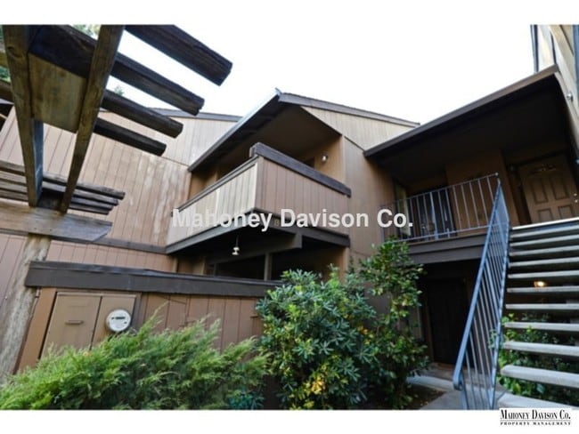 Building Photo - 13 Arbor Ct