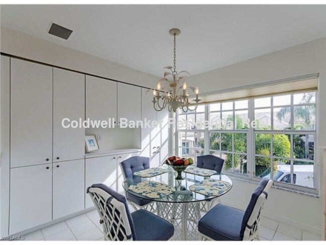 Building Photo - 6855 San Marino Dr