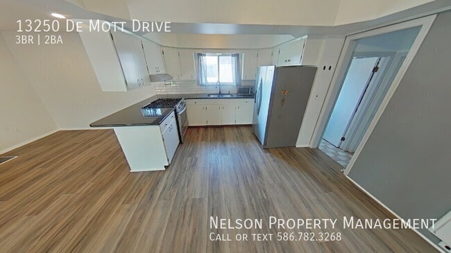 Building Photo - 13250 De Mott Dr