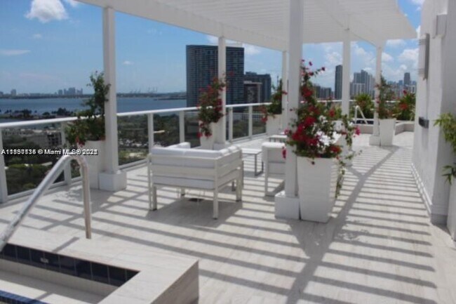 Building Photo - 4250 Biscayne Blvd