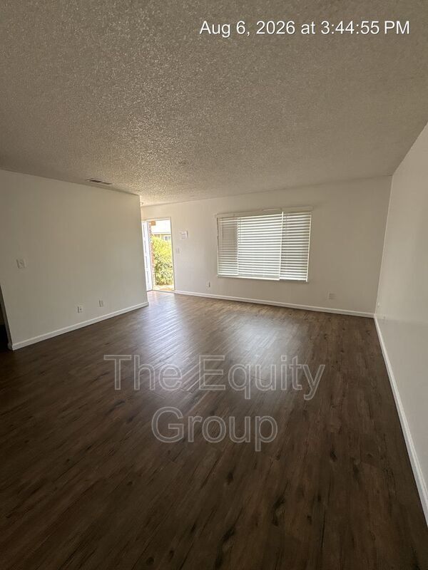 Building Photo - 907 S Demaree St
