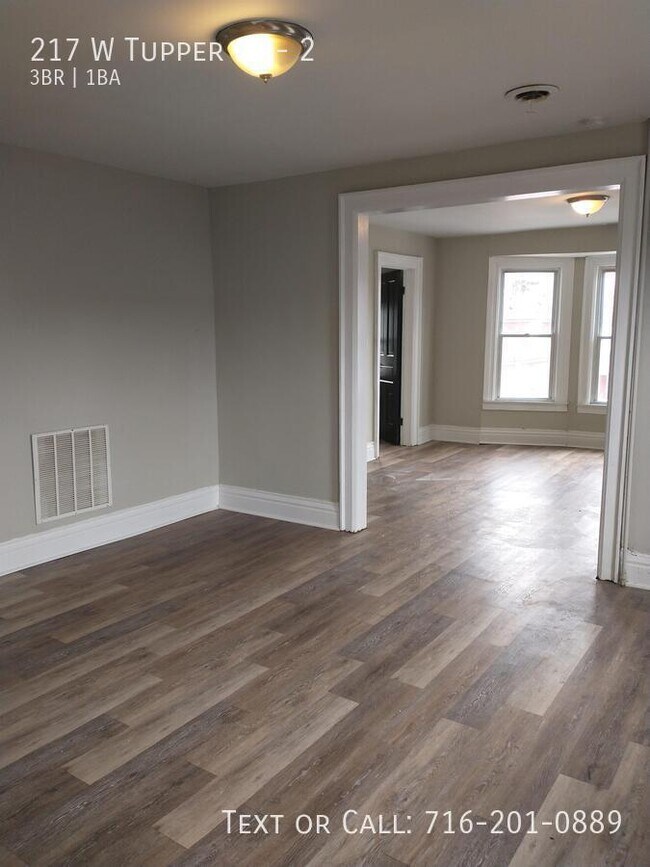 Foto del edificio - 217 W Tupper St