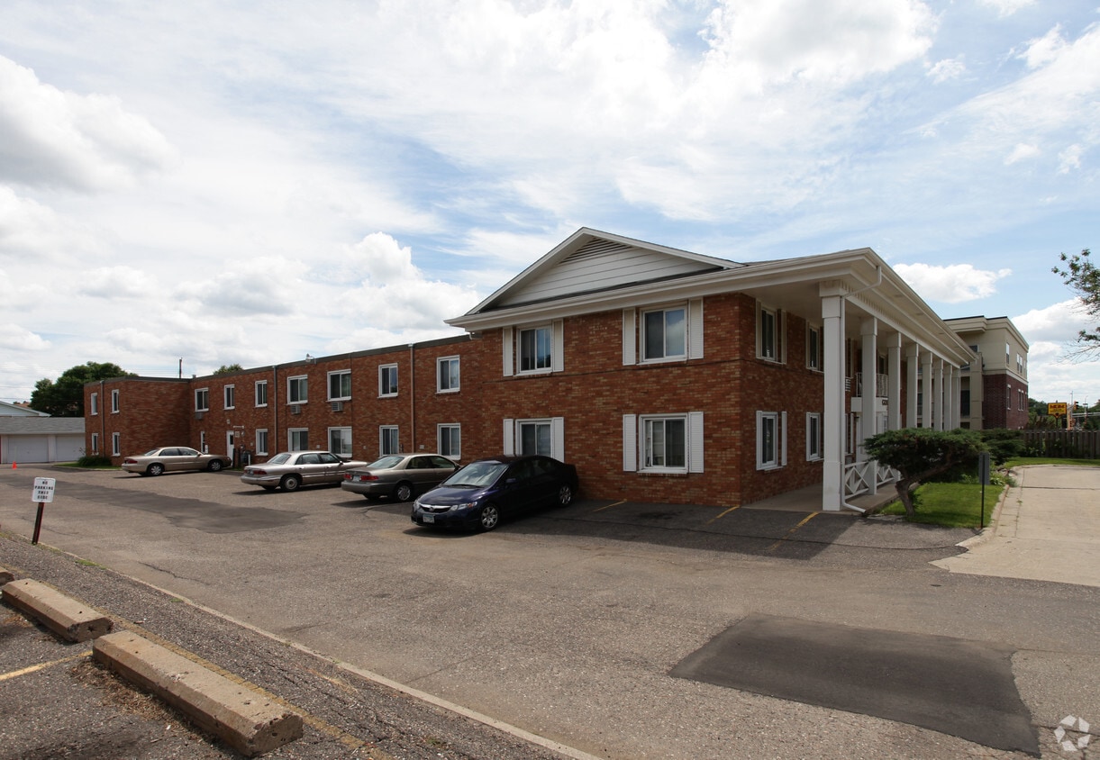 Building Photo - Golden Apartments