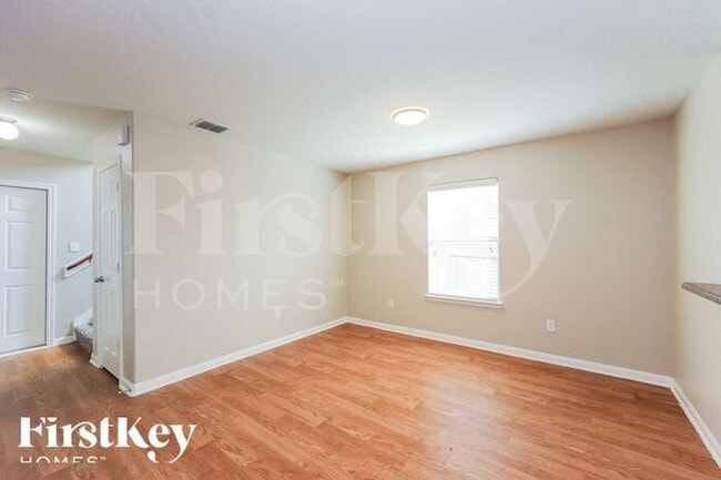 Foto del edificio - 5831 Forest Canyon