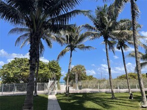 Building Photo - 6061 Collins Ave