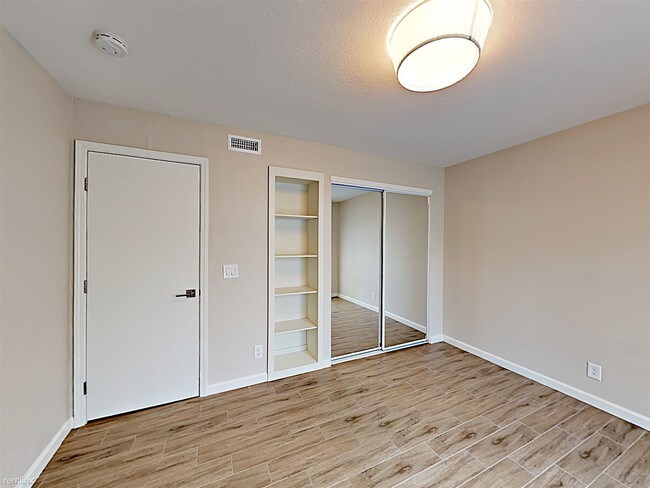 Building Photo - 1 br, 1 bath  - 2522 T St Apt 7 Apt 7