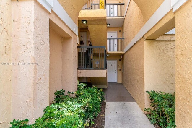 Foto del edificio - 5721 Riverside Dr