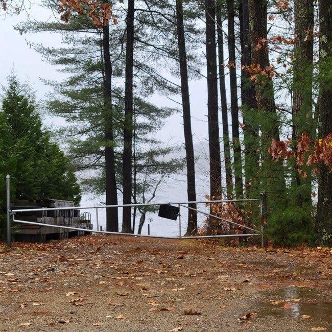 Foto del edificio - 19 Metacomet Lake Dr