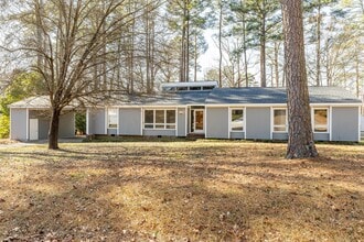 Building Photo - 624 Short Spoon Cir