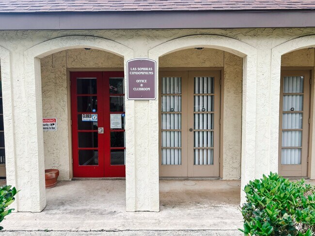 Foto del edificio - 8702 Village Dr