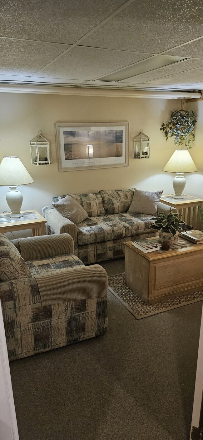 Sala de estar del apartamento - 5737 13th St NW