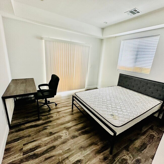 Foto del edificio - 1640 N Soto St